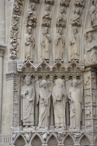 St Denis holding his own head